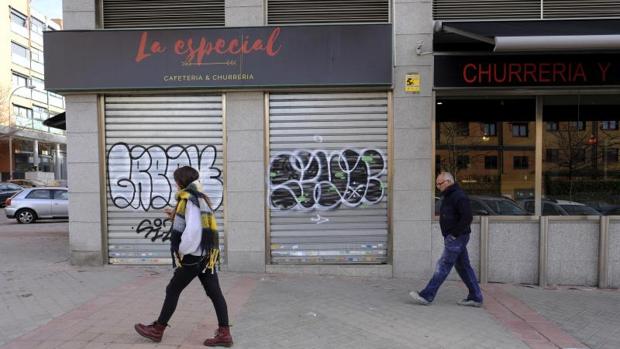 Persecución, atraco con pistola a un restaurante y asalto a una churrería