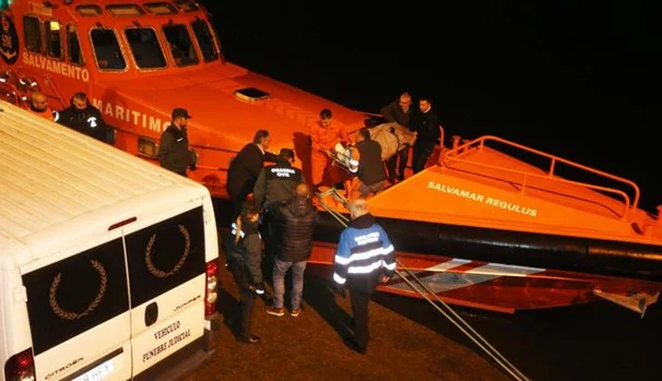 Tres muertos y un desaparecido en un naufragio en la costa de Galicia