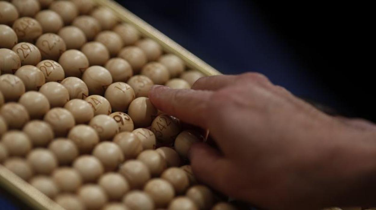 Detalle de las bolas en el sorteo celebrado esta mañana en Madrid