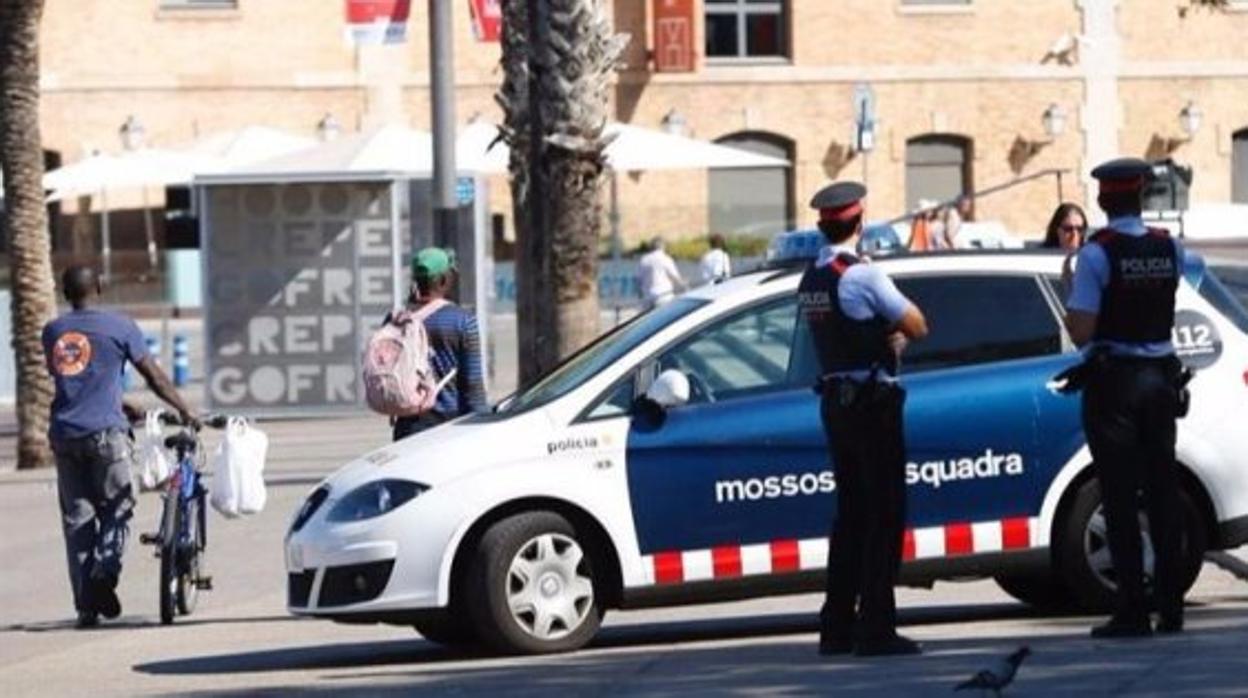 Agentes de los Mossos en una imagen de archivo