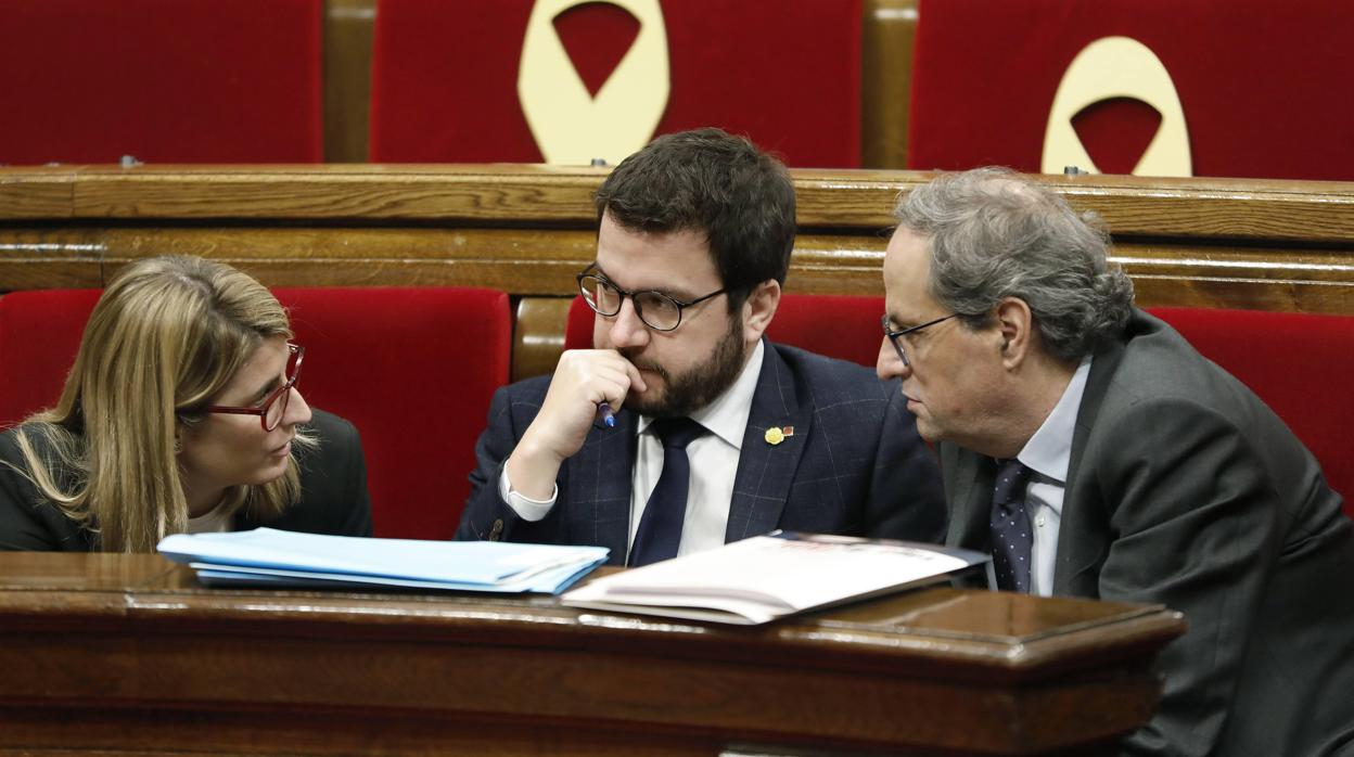 Torra y sus consejeros Artadi y Aragonès en el Parlament