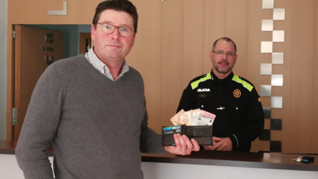 El vagabundo que devolvió una cartera con mil euros el día del Sorteo de Navidad sigue sin dar señales de vida