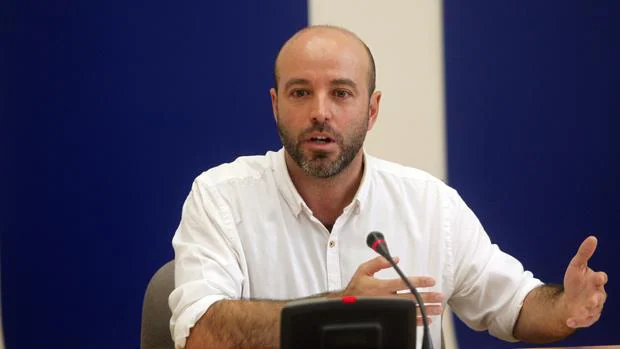 La nueva dirección de En Marea nace coja: los críticos plantan su constitución y Villares los abronca