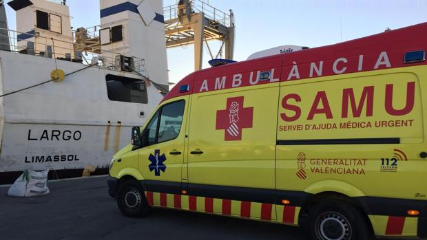 Investigan la muerte de un hombre hallado en la bodega de un barco en Alicante