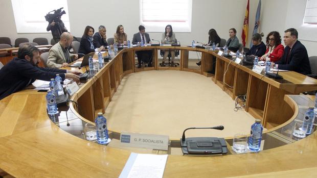Avalancha de críticas por el ‘no’ de Vigo a colaborar con la comisión que investiga el Marisquiño