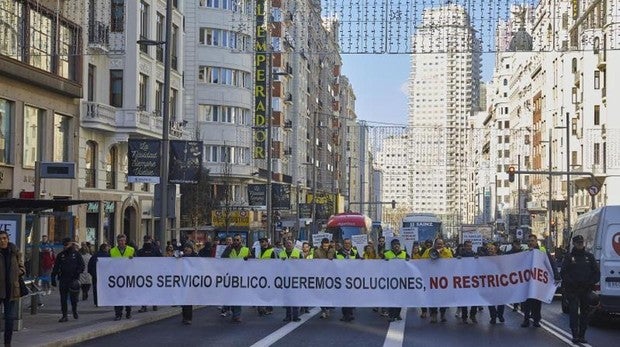 Los autobuses turísticos cargan contra Madrid Central: «No podemos dejar a los pasajeros a 2km de su hotel»