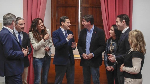 El PP negocia quedarse con Hacienda y Ciudadanos con Empleo en Andalucía