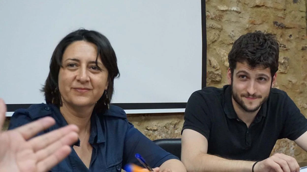 Los líderes de EUPV y Podemos, Rosa Pérez y Antonio Estañ