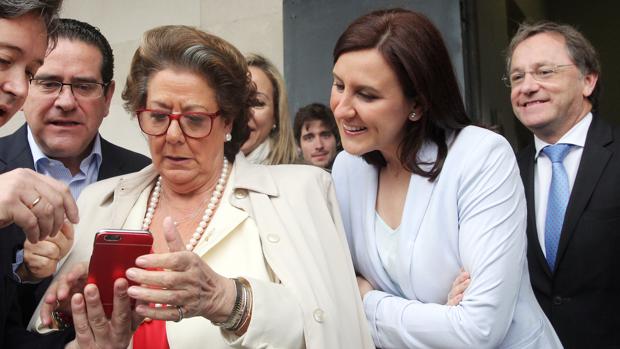 La familia de Rita Barberá carga contra el PP por el «miserable uso electoralista» de la exalcaldesa