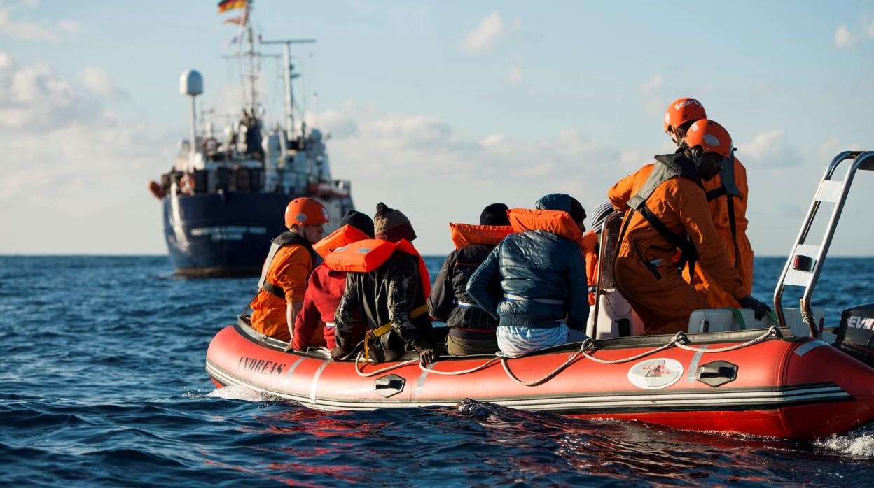 Inmigrantes rescatados el 29 de diciembre por el buque Professor Albrecht Penck