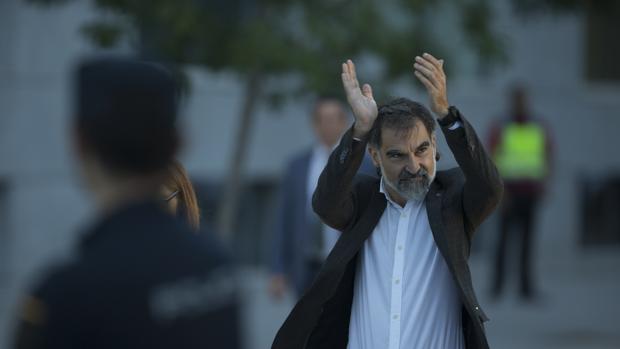 Jordi Cuixart se casa en prisión con la periodista Txell Bonet