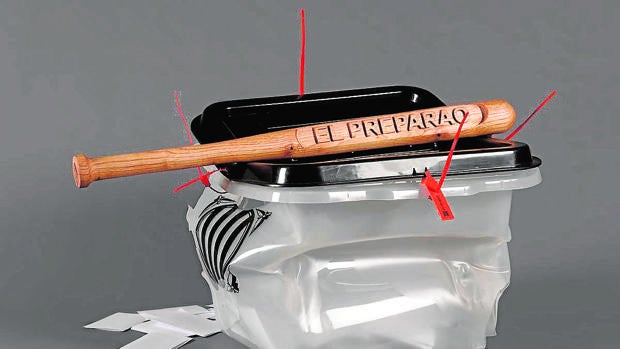 Torra gasta 29.000 euros en una exposición con 55 urnas del 1-O