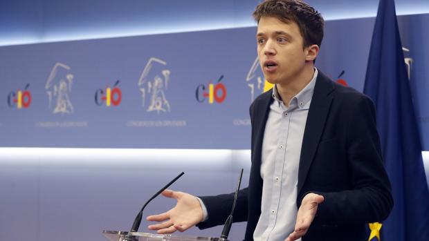 Errejón entrega su acta de diputado por las presiones de Iglesias para que se vaya