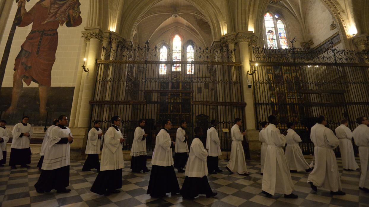 La misa en honor en San Ildefonso se ha celebrado en la catedral