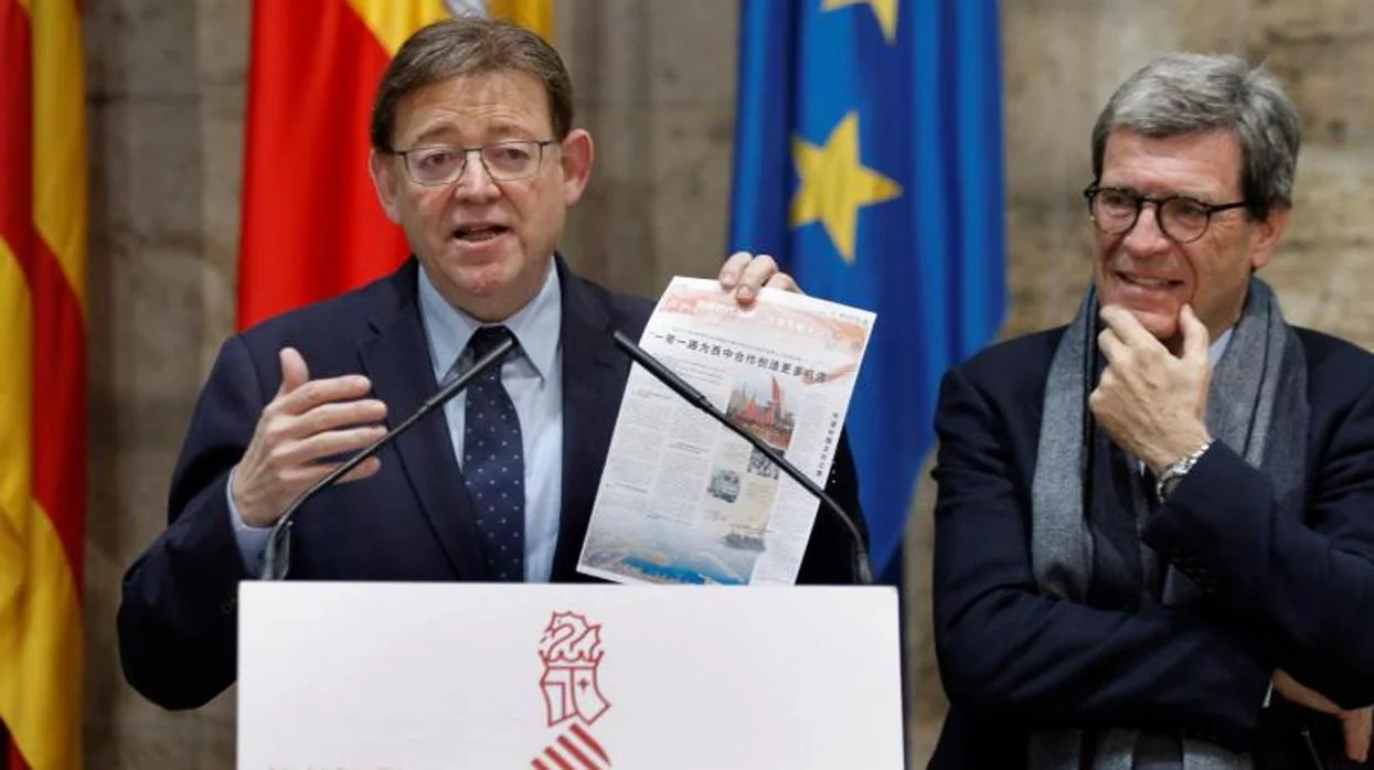 El presidente de la Generalitat, Ximo Puig y el presidente de la Autoridad Portuaria de Valencia, Aurelio Martínez