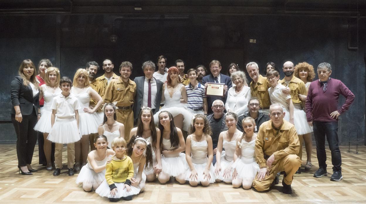 La compañía de Billy Elliot, tras la función en Madrid con algunos invitados al acto de homenaje