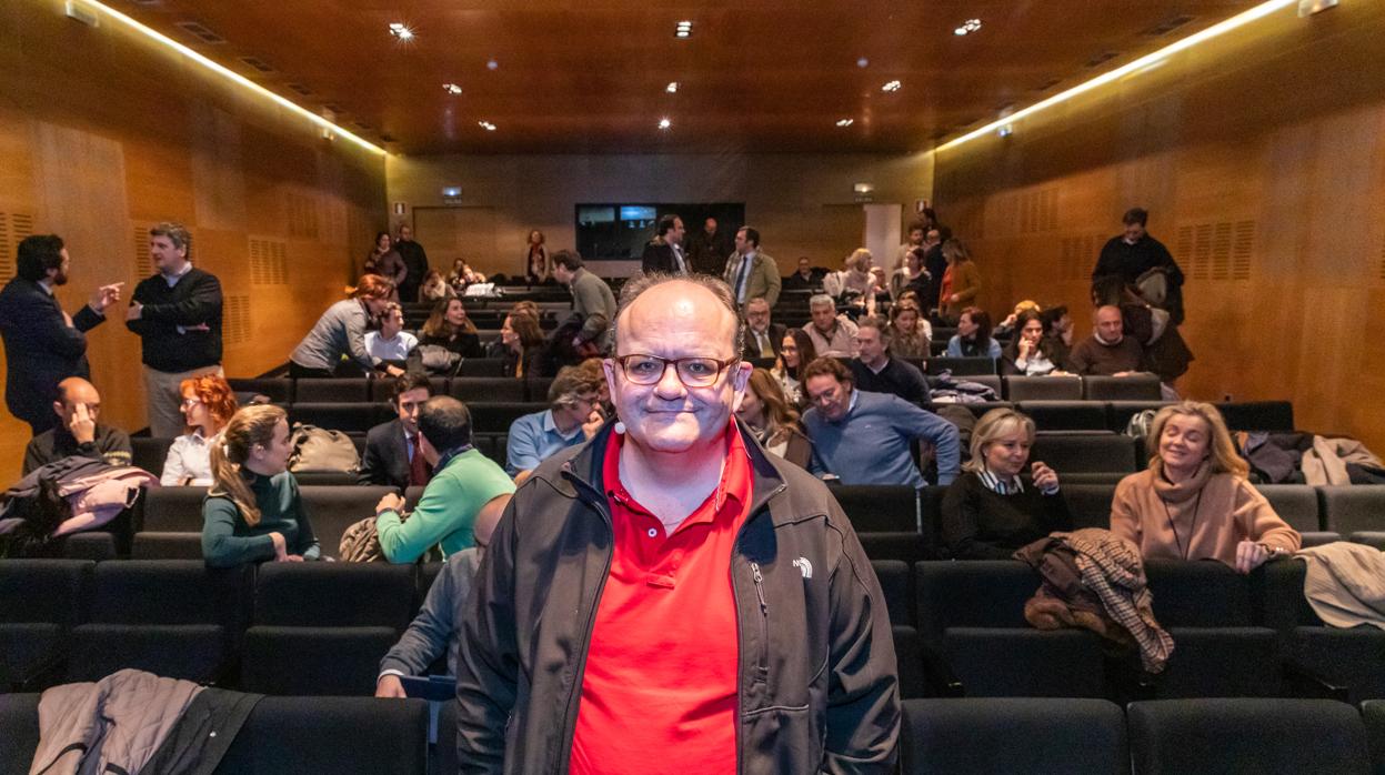 Gustavo Entrala, minutos antes de impartir la charla promovida por los colegios de Fomento Peñalba y Pinoalbar, en colaboración con Empantallados.com