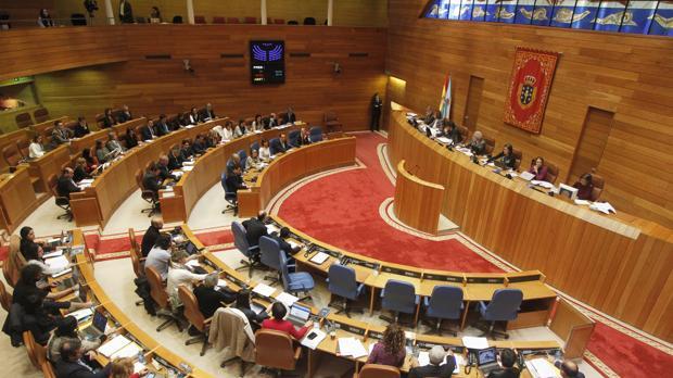 El Parlamento gallego, con mayoría del PP, condena la colaboración del «régimen fascista» de Franco con el Holocausto