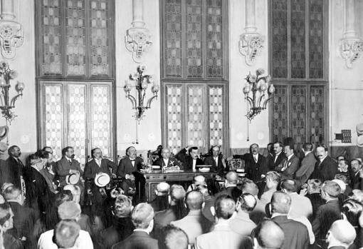 Imagen de un acto celebrado en el Ateneo de Valencia en el año 1916