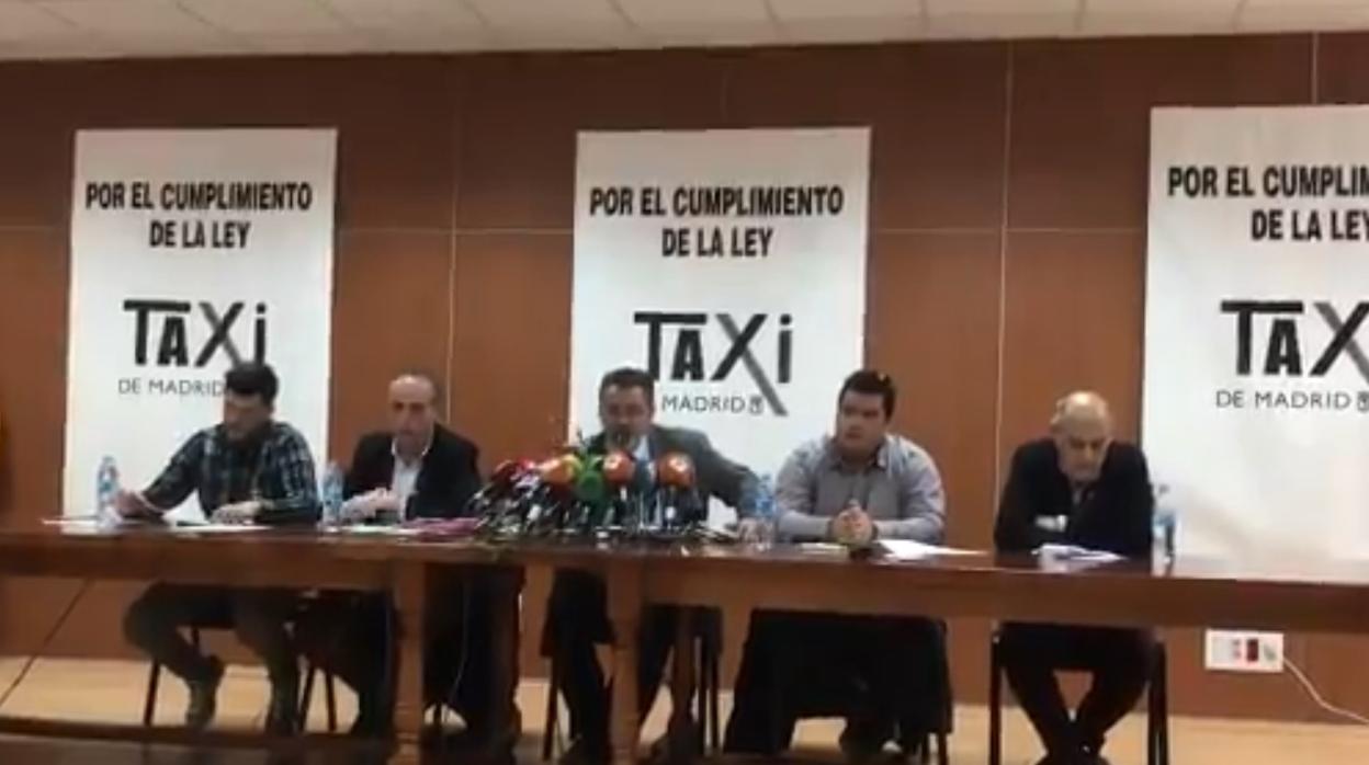 Los taxistas de Madrid piden una reunión urgente para negociar su última propuesta, que «no es la vía Colau»