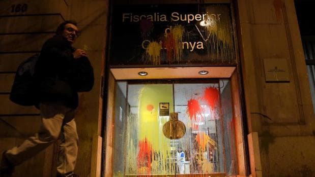 Los fiscales superiores condenan el ataque a la sede de la Fiscalía Superior de Cataluña