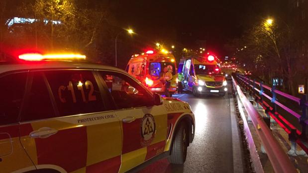 Muere un hombre tras perder el control de su moto y ser atropellado por un turismo en Madrid