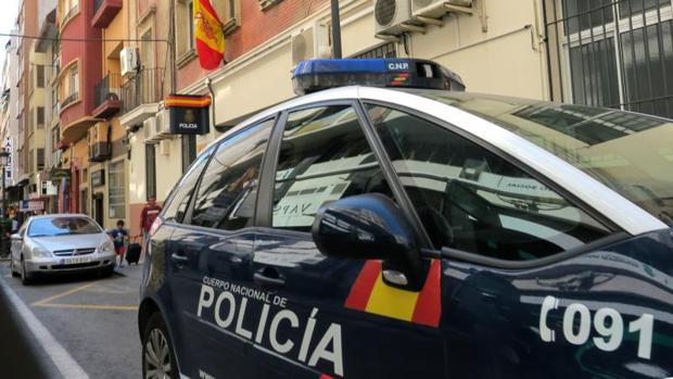 Hallan el cadáver de un hombre en el maletero de un coche en Alicante