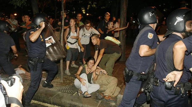 La Fiscalía pide 70 años de cárcel para 15 jóvenes por los altercados tras la manifestación del 15-M