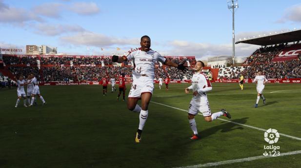 2-0: Trabajada victoria del Albacete, que se mantiene líder