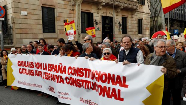 Otras ciudades españolas se concentran contra Sánchez y por la unidad de España