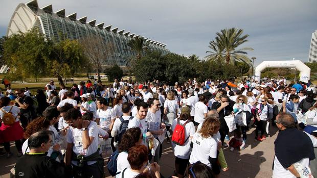 Más de 1.300 personas recorren el río para celebrar los 50 años de La Fe