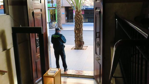 Detienen a la pareja de la mujer degollada cuando estaba con su bebé en una casa de campo en Planes