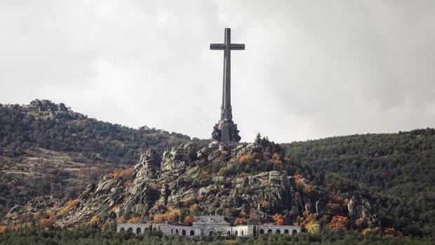 El Gobierno vuelve a «exhumar» a Franco este viernes