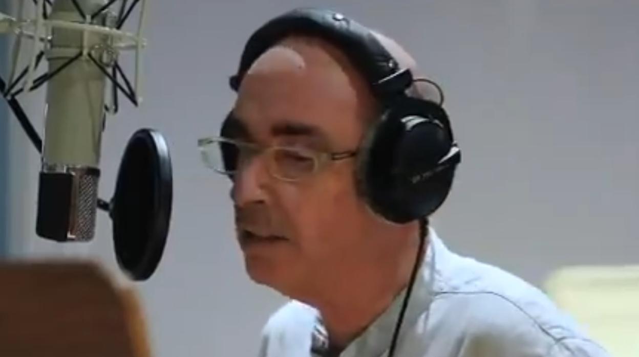 El cantante Lluís Llach, en un momento del vídeo de la ANC