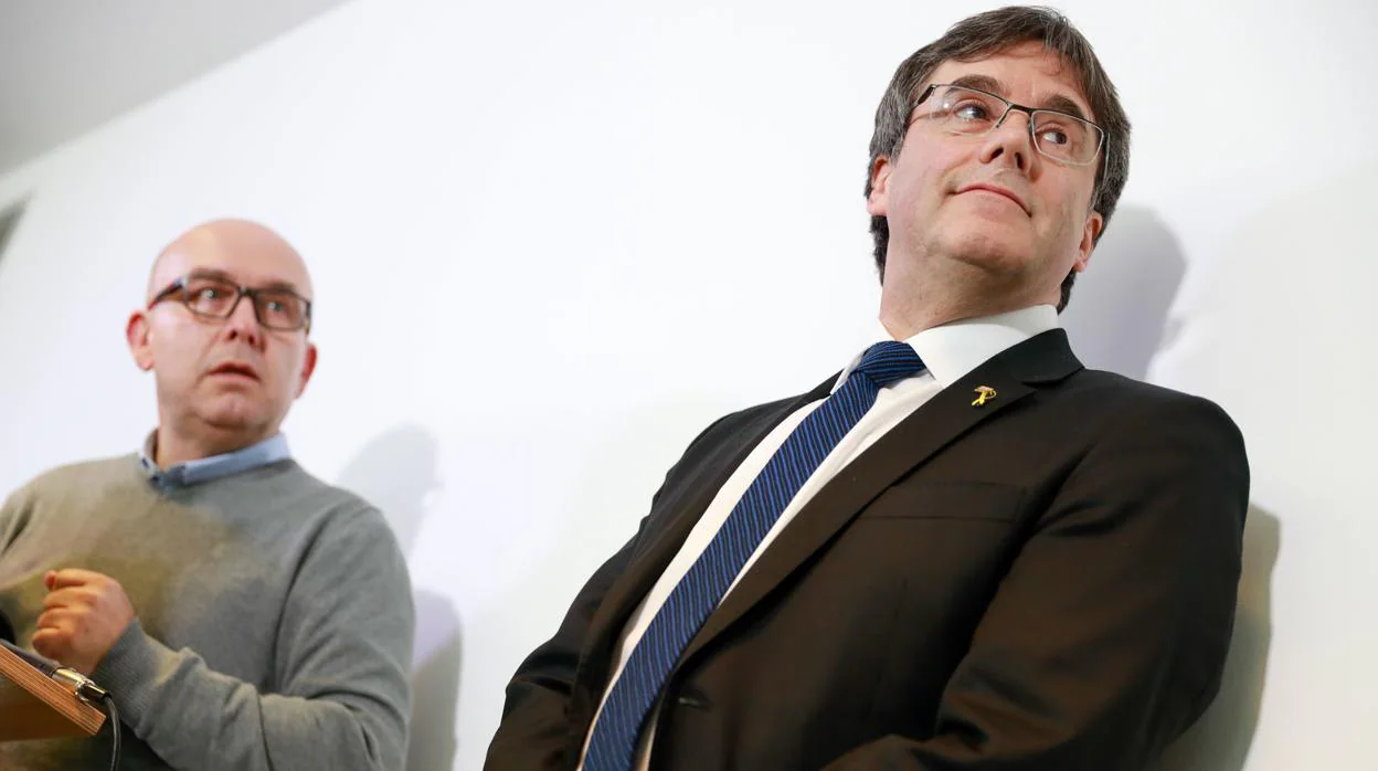 Carles Puigdemont y su abogado en Berlín