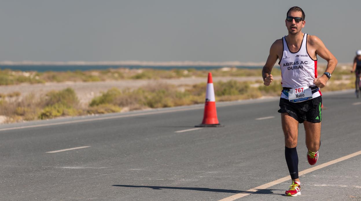 El toledano, durante su participación en el Dubai International Triathlon hace dos años