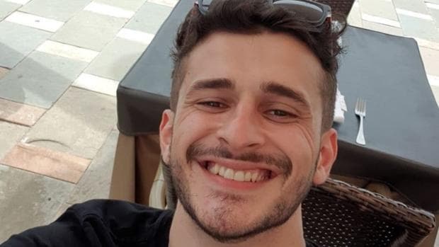 Crowfunding para llevar a Italia a un joven en coma desde julio al despeñarse en un castillo por un selfie