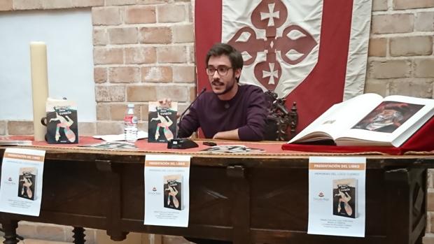 Abraham Andreu, el joven escritor que plasma su vida en poemas