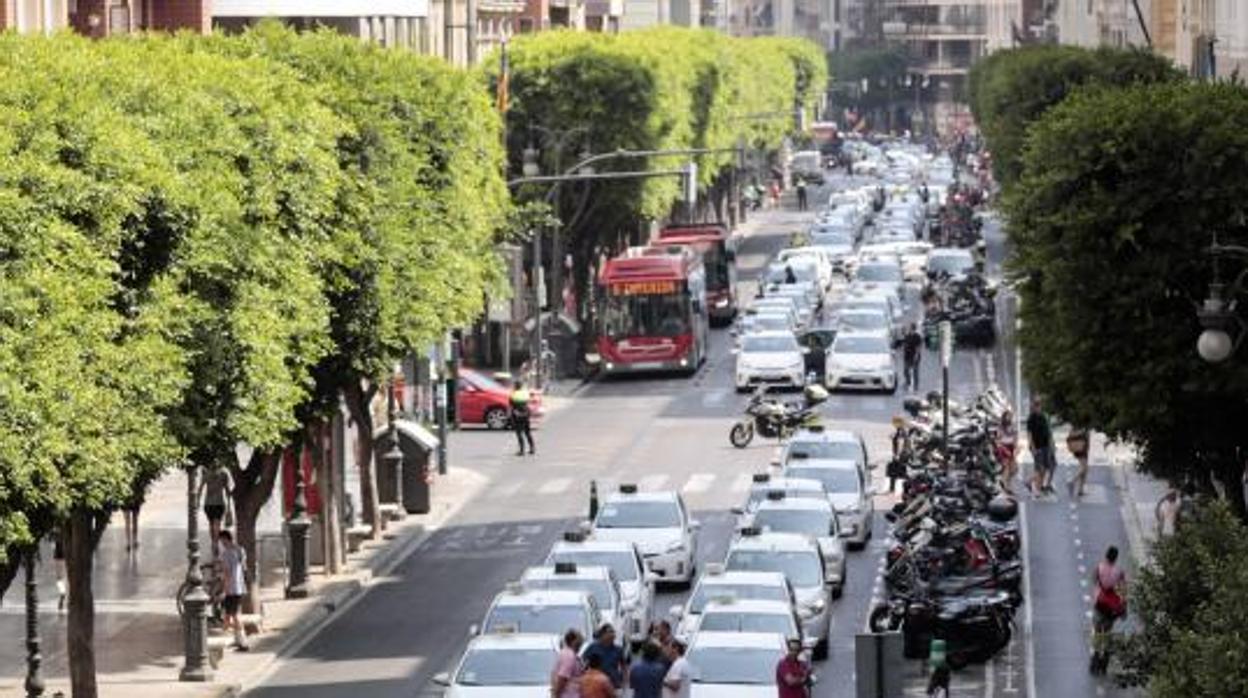 Taxis en una parada en Valencia