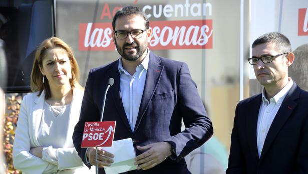 El PSOE reivindica su gestión tras los años de «recortes» de Cospedal