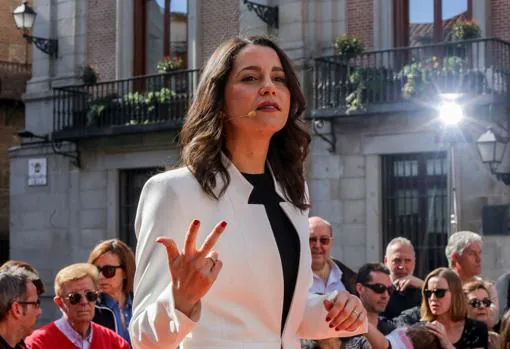 Inés Arrimadas, en la Plaza de la Villa de Madrid