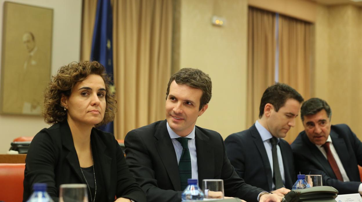 Pablo Casado, junto a Dolors Montserrat y Teodoro García Egea