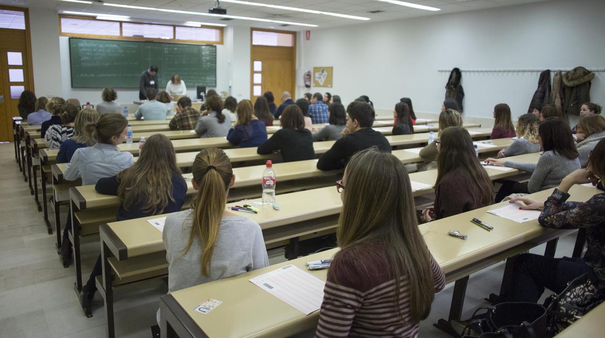 Las oposiciones de auxiliares de Enfermería se celebrarán el 27 de abril