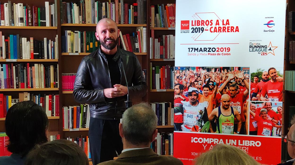 El consejero de Cultura, Jaime de los Santos, presenta «Libros a la carrera»