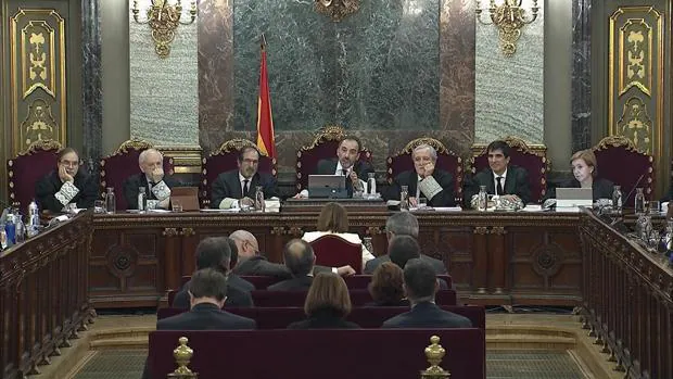 El Supremo inicia la fase de testigos del juicio del «procés» con el foco sobre Rajoy y Santamaría