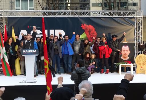 Homenaje en Pamplona a Xabi Rey con motivo de su suicidio hace un año