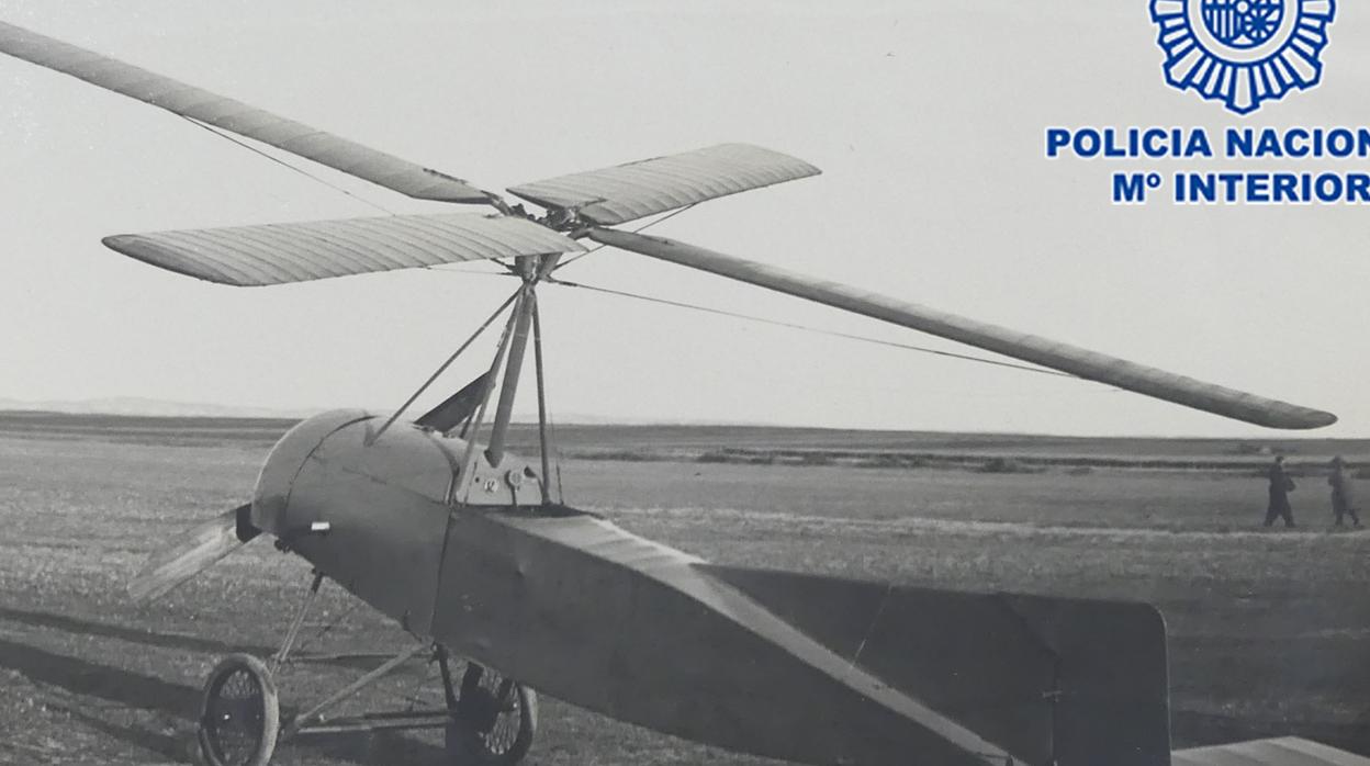 La Policía Nacional recupera la documentación original del autogiro de Juan de la Cierva