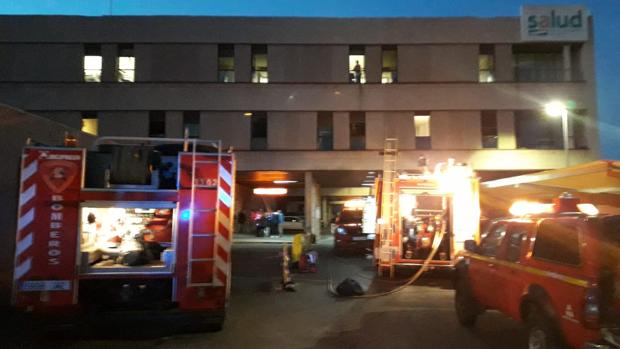 Pacientes desalojados en el Hospital de Calatayud por un incendio en las cocinas