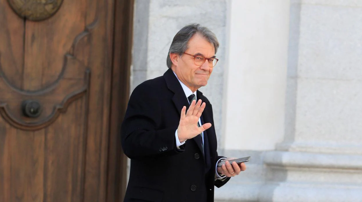 Artur Mas abandona el Supremo tras declarar en el juicio del «procés»