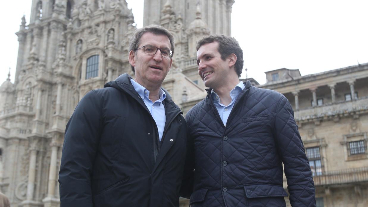 Feijóo yCasado, ayer en en la plaza del Obradoiro